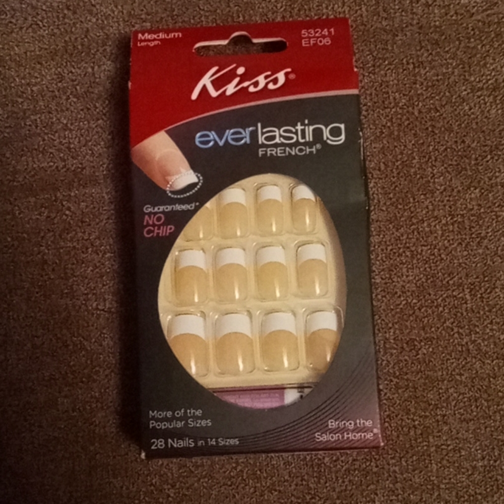 Kiss Everlasting French Manicure Press On Nail Kit